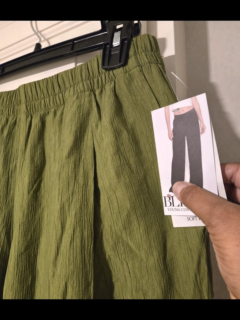 Brand New-Pleated Olive Green Wide-Leg Pants With Pleated Pockets